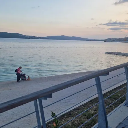 Antonia - Two-bedroom With Sea View Appartamento