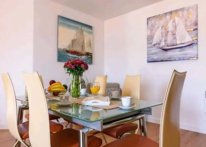 Antonia - Two-bedroom With Sea View *
