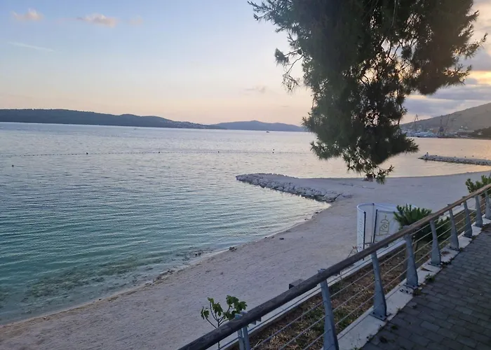 Antonia - Two-bedroom With Sea View トロギール