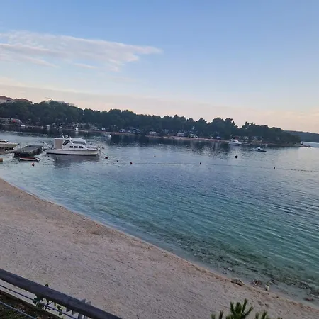 Antonia - Two-bedroom With Sea View