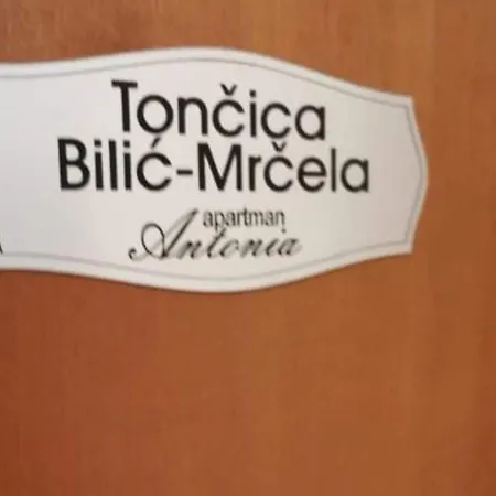 Antonia - Two-bedroom With Sea View Apartman *