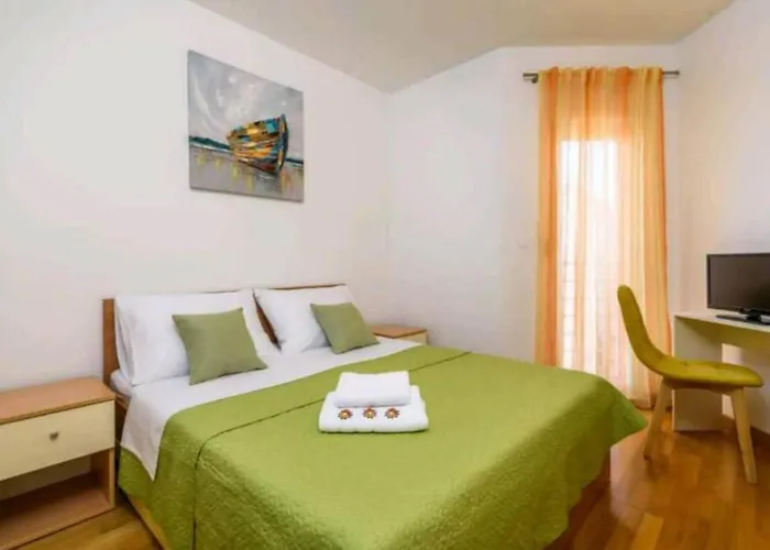 Antonia - Two-bedroom With Sea View *