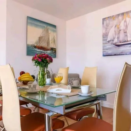Antonia - Two-bedroom With Sea View *